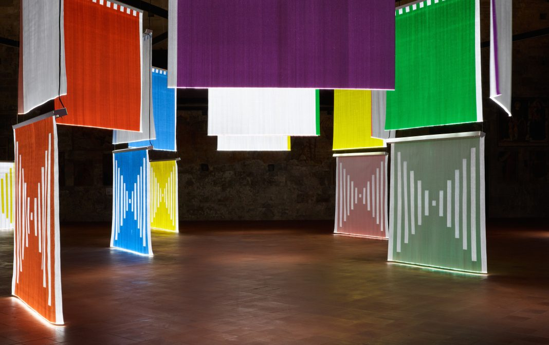 Scopri di più sull'articolo La mostra di Daniel Buren per illuminare Bergamo