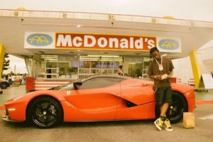 Scopri di più sull'articolo Travis Scott e McDonald’s, la collab che non ti aspetti