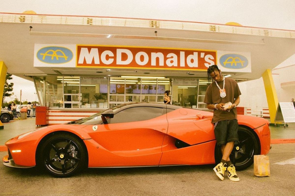 Al momento stai visualizzando Travis Scott e McDonald’s, la collab che non ti aspetti